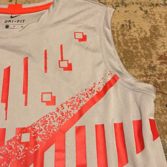 NWT Nike big boys muscle tee, size x-large.. - Picture 2 of 5